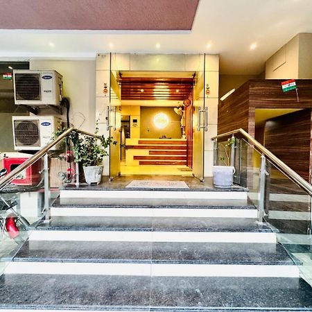 Hotel Megha Inn 勒克瑙 外观 照片
