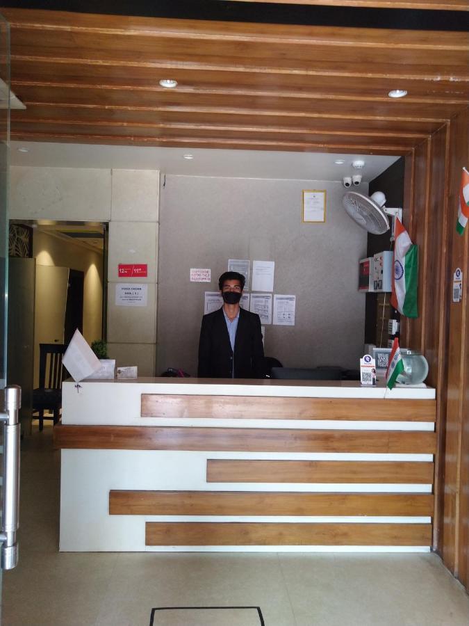 Hotel Megha Inn 勒克瑙 外观 照片