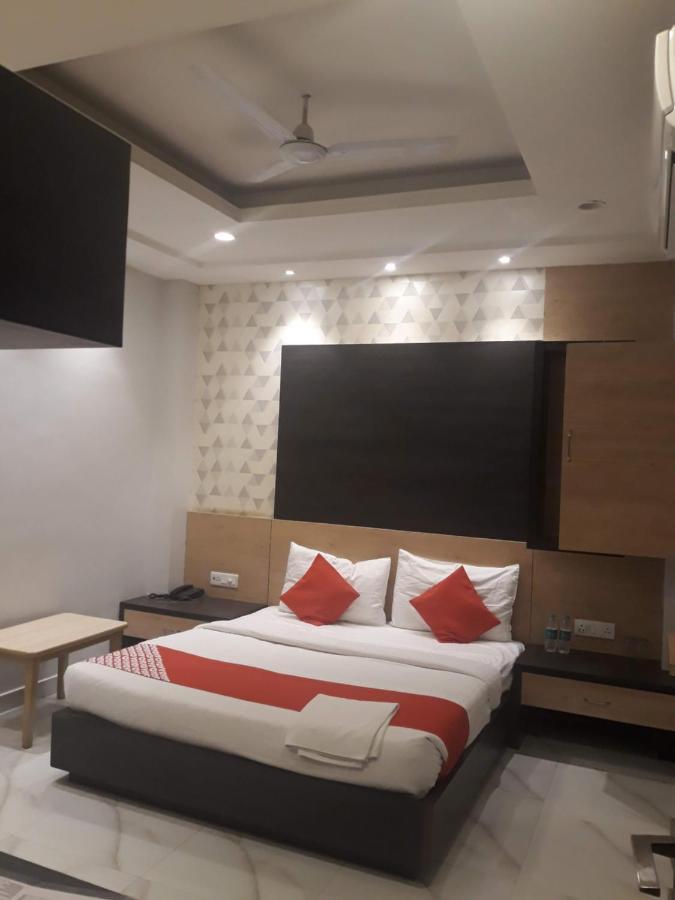Hotel Megha Inn 勒克瑙 外观 照片