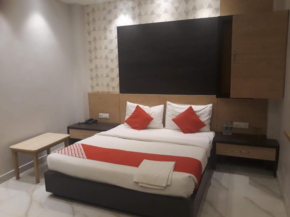 Hotel Megha Inn 勒克瑙 外观 照片