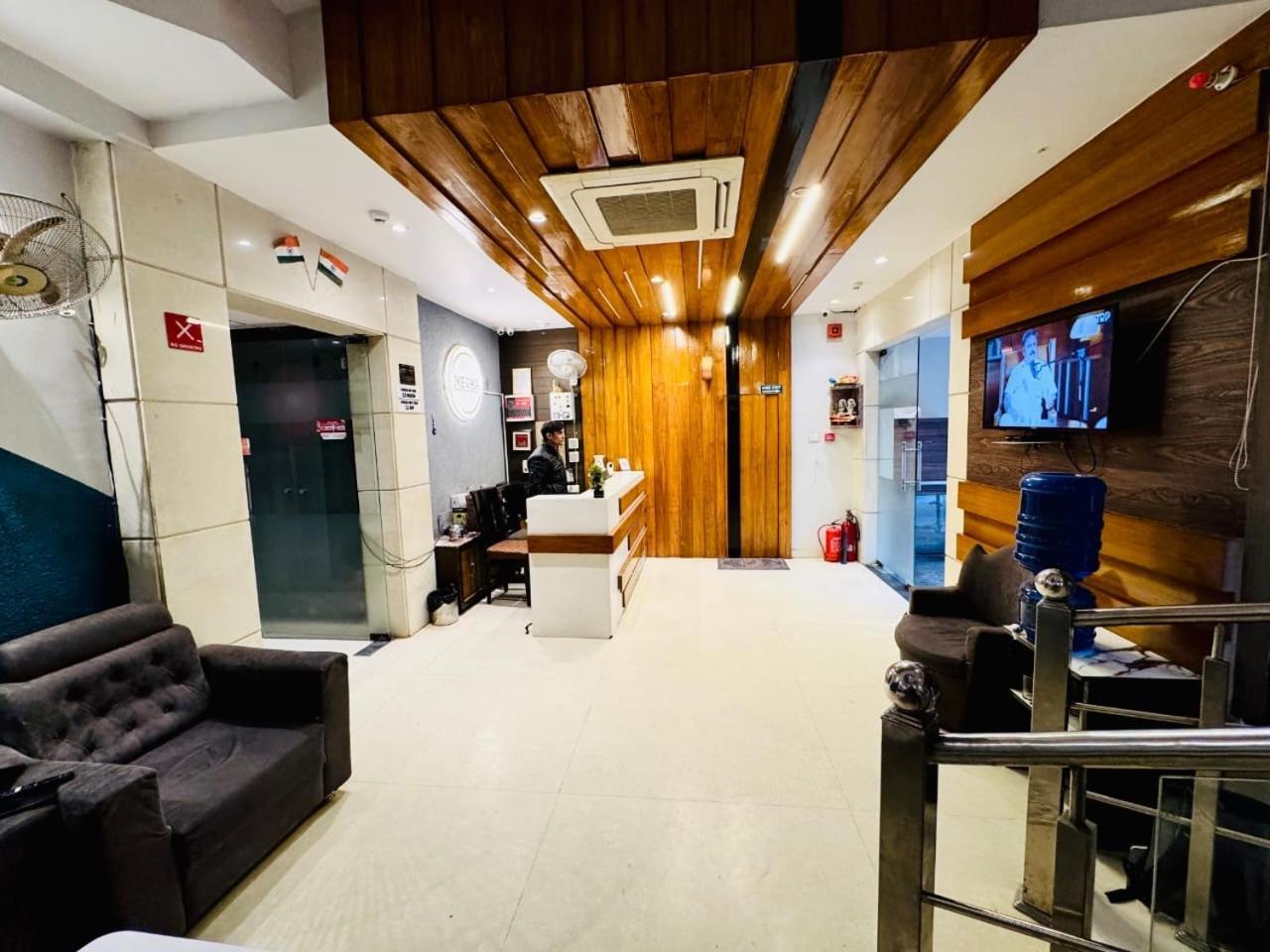 Hotel Megha Inn 勒克瑙 外观 照片