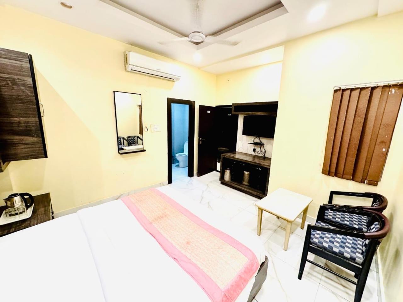 Hotel Megha Inn 勒克瑙 外观 照片